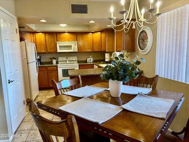 12222 N PARADISE VILLAGE Parkway 321, Phoenix, AZ 85032