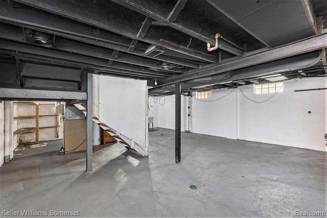 19446 Washtenaw Street, Harper Woods, MI 48225