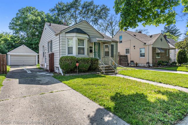 19446 Washtenaw Street, Harper Woods, MI 48225