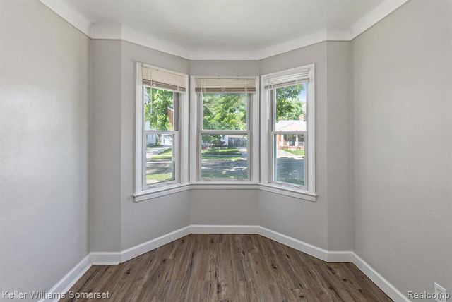 19446 Washtenaw Street, Harper Woods, MI 48225