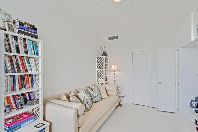 2860 S Ocean Boulevard 614, Palm Beach, FL 33480