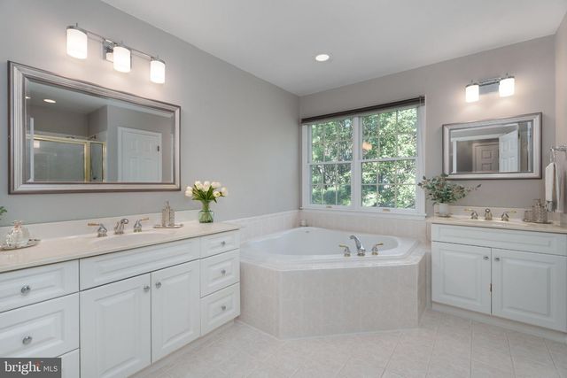 11 TANGLEWOOD CT, Skillman, NJ 08558