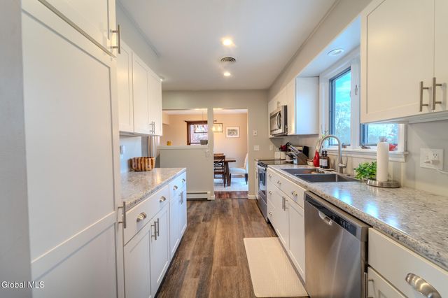 18 Grandview Avenue, Cohoes, NY 12047