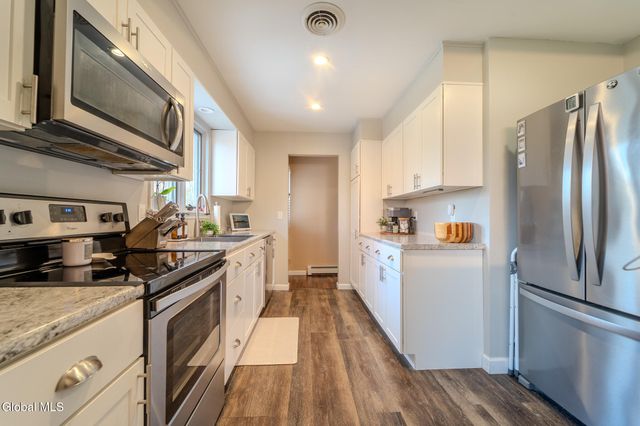 18 Grandview Avenue, Cohoes, NY 12047