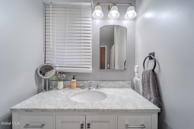 18 Grandview Avenue, Cohoes, NY 12047