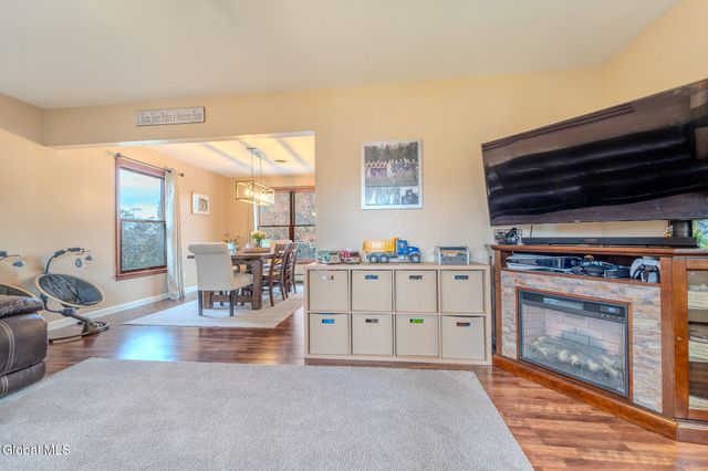 18 Grandview Avenue, Cohoes, NY 12047