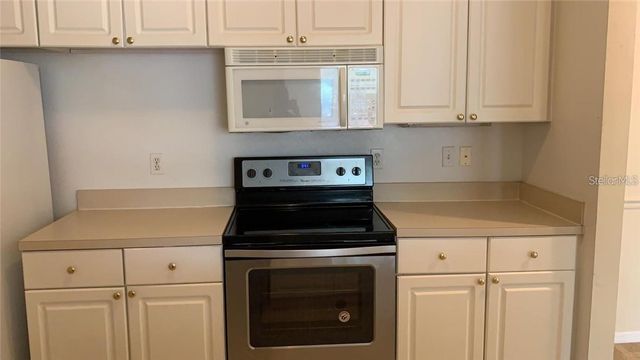 5554 METROWEST BOULEVARD 206, Orlando, FL 32811