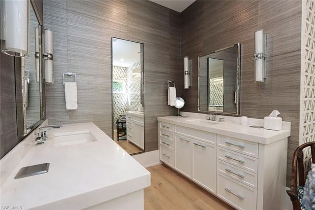 675 2nd ST S, Naples, FL 34102