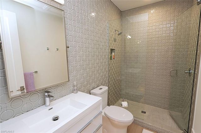 675 2nd ST S, Naples, FL 34102