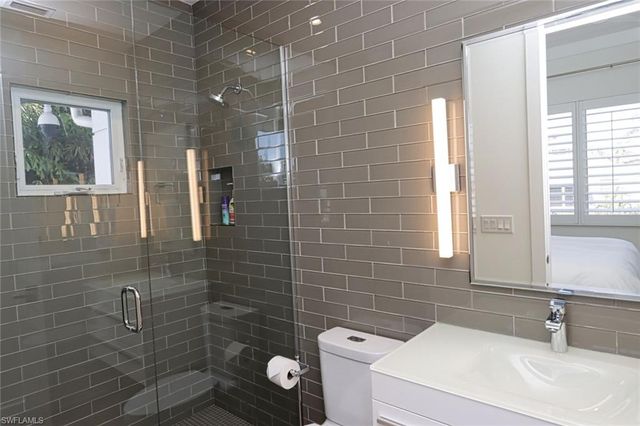 675 2nd ST S, Naples, FL 34102