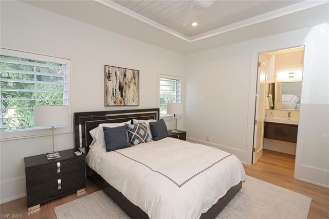 675 2nd ST S, Naples, FL 34102