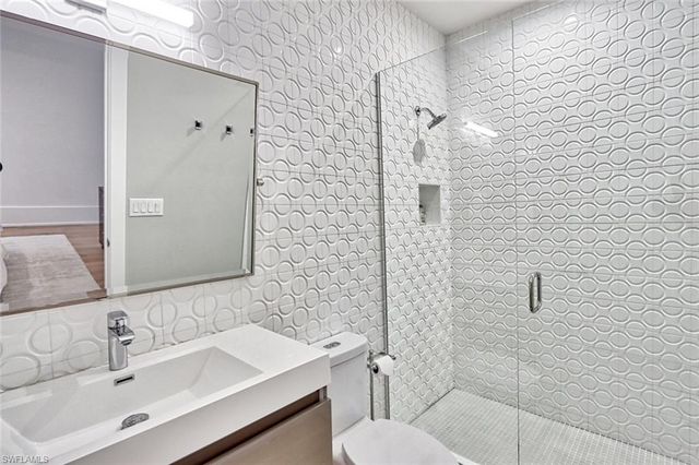 675 2nd ST S, Naples, FL 34102