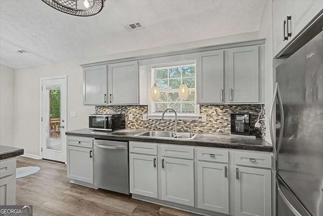 297 Taylors Gin Road, Temple, GA 30179