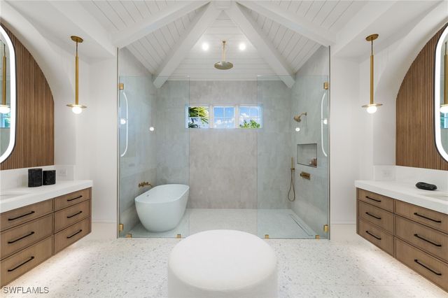 660 Wedge DR, Naples, FL 34103