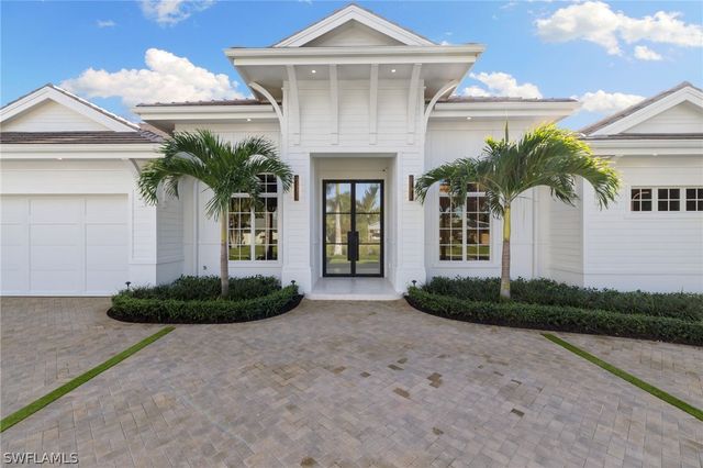 660 Wedge DR, Naples, FL 34103