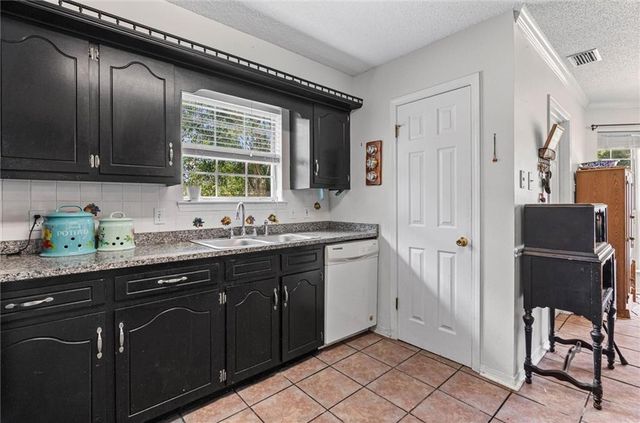 3924 Medford Drive E, Mobile, AL 36693