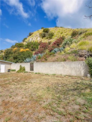 9613 La Tuna Canyon Road, Sun Valley, CA 91352