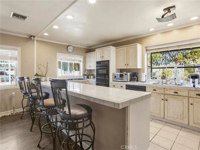 9613 La Tuna Canyon Road, Sun Valley, CA 91352