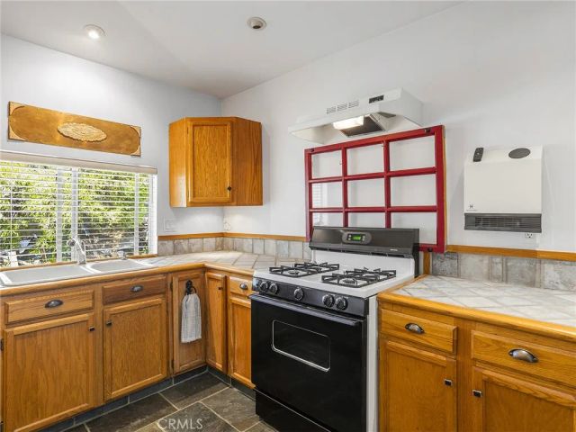 9613 La Tuna Canyon Road, Sun Valley, CA 91352