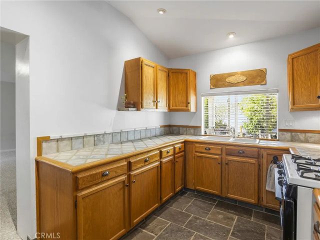 9613 La Tuna Canyon Road, Sun Valley, CA 91352