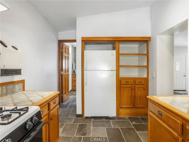 9613 La Tuna Canyon Road, Sun Valley, CA 91352