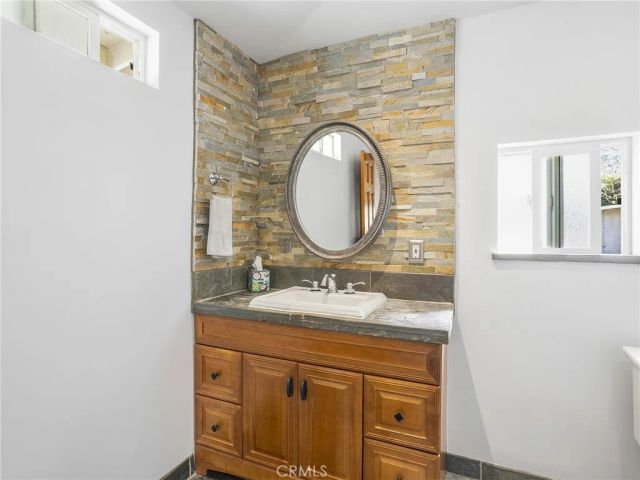 9613 La Tuna Canyon Road, Sun Valley, CA 91352