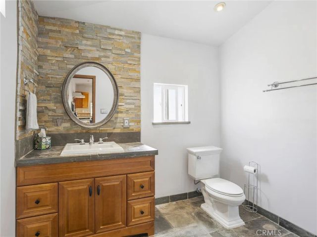 9613 La Tuna Canyon Road, Sun Valley, CA 91352