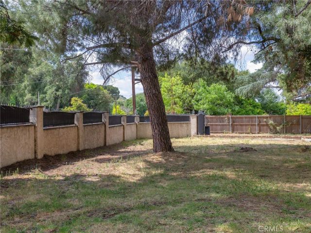 9613 La Tuna Canyon Road, Sun Valley, CA 91352