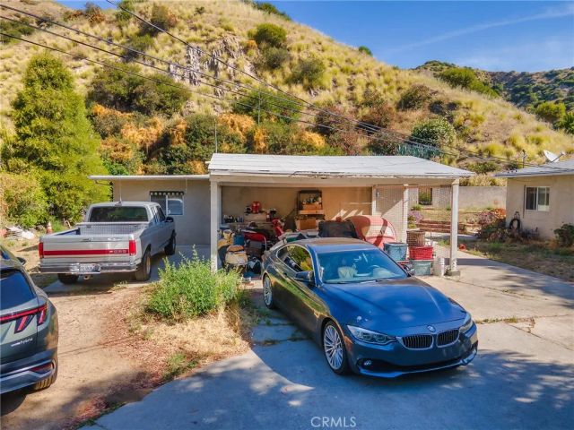 9613 La Tuna Canyon Road, Sun Valley, CA 91352