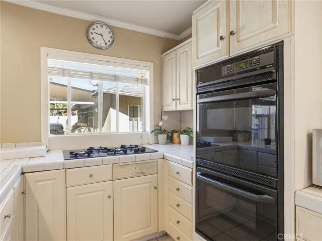 9613 La Tuna Canyon Road, Sun Valley, CA 91352