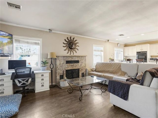 9613 La Tuna Canyon Road, Sun Valley, CA 91352