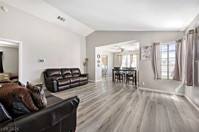 1586 Angel Falls Street, Las Vegas, NV 89142