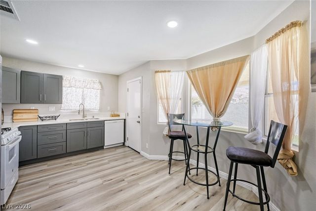 1586 Angel Falls Street, Las Vegas, NV 89142