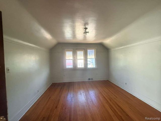 1957 Yemans Street, Hamtramck, MI 48212