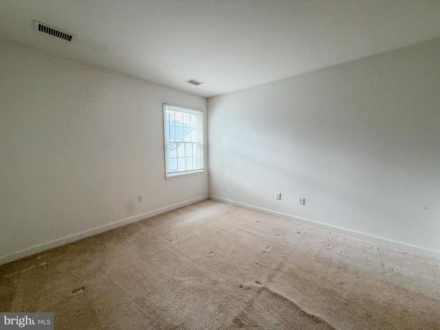 23 E VILLAGE RD, Newark, DE 19713
