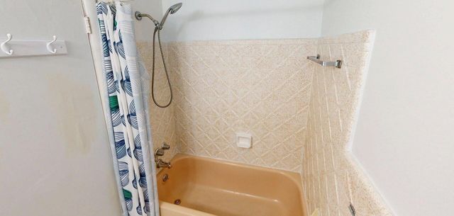 1225 Island Drive 103, Ann Arbor, MI 48105