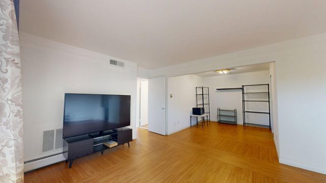 1225 Island Drive 103, Ann Arbor, MI 48105