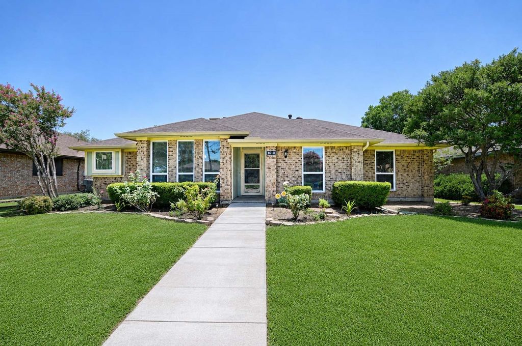 1610 Belltower Court, Lewisville, TX 75067