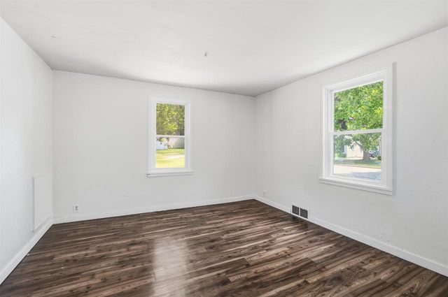 708 STATE STREET, Menasha, WI 54952