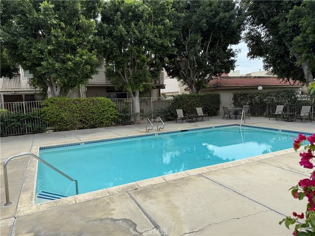 860 Cinnamon 55, Duarte, CA 91010