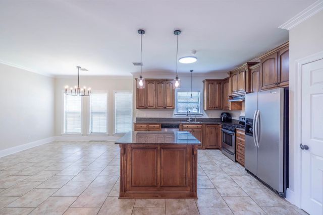 173 Camille Dr, Houma, LA 70360