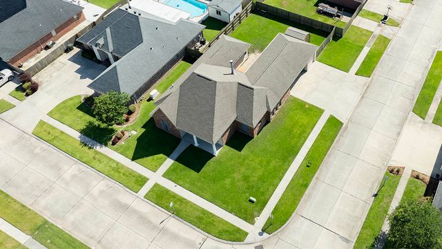 173 Camille Dr, Houma, LA 70360
