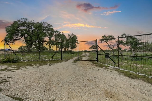 181 S Colinas Drive, Kerrville, TX 78028