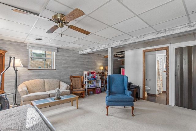 7485 S Highfield COURT, Oak Creek, WI 53154