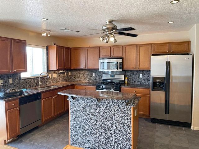 1809 Black Gold Street SE, Albuquerque, NM 87123