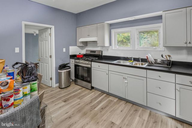 118 W PARK AVE, Vineland, NJ 08360