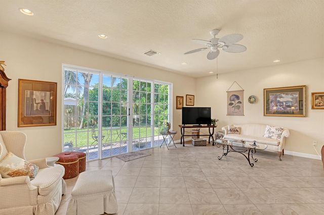 2560 NE 11th Street, Pompano Beach, FL 33062
