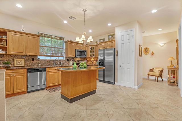2560 NE 11th Street, Pompano Beach, FL 33062