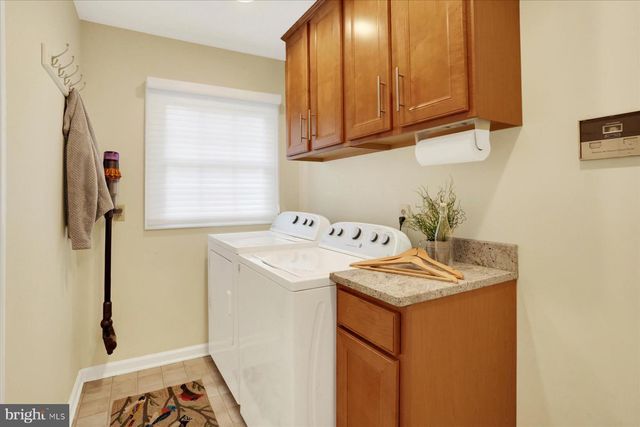 23 W WEST LAWN CIRCLE, Wormleysburg, PA 17043