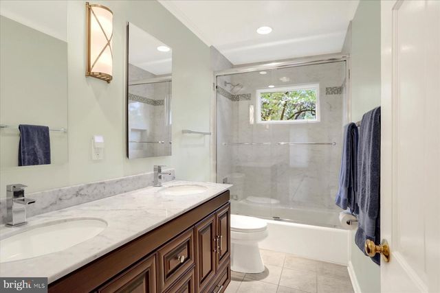 23 W WEST LAWN CIRCLE, Wormleysburg, PA 17043